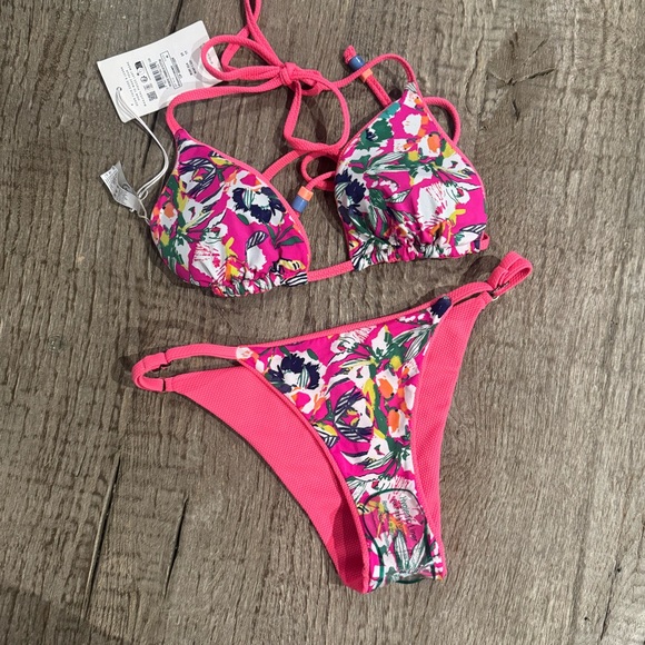 Maaji Fuchsia Dainthus Balmy/Flirt Reversible Bikini.